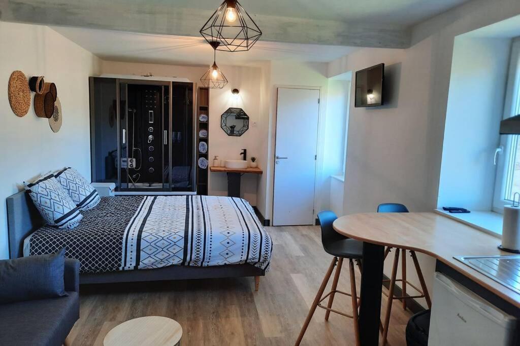 אוזרצ' Studio Avec Vue Sur La Vezere מראה חיצוני תמונה